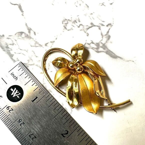 Forstner Sterling gold tone flower brooch - Picture 5 of 9